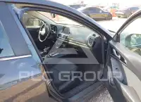 2016 Mazda 3 photo