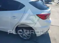 2016 Mazda 3 фото