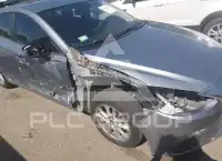 2016 Mazda 3 photo