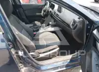 2016 Mazda 3 photo