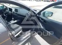 2016 Mazda 3 photo