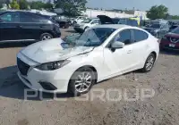 2016 Mazda 3 photo