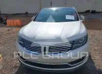 2016 Lincoln MKX photo
