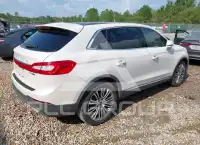2016 Lincoln MKX photo