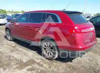 2016 Lincoln MKT photo