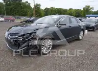 2016 Lincoln MKZ photo