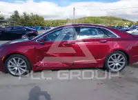 2016 Lincoln MKZ photo