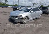 2016 Lincoln MKZ photo