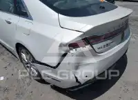 2016 Lincoln MKZ photo
