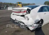 2016 Lincoln MKZ photo