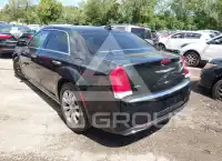 2016 Chrysler 300 photo