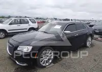2016 Chrysler 300 photo