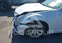 2016 Chrysler 300 photo