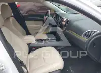 2016 Chrysler 300 photo