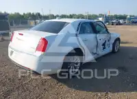2016 Chrysler 300 фото