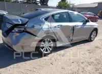 2016 Chrysler 200 photo