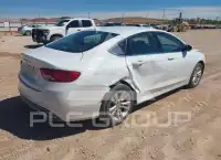 2016 Chrysler 200 фото