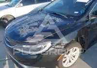 2016 Chrysler 200 photo