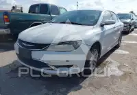 2016 Chrysler 200 photo