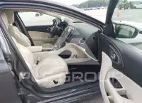 2016 Chrysler 200 photo