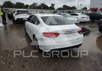 2016 Chrysler 200 фото