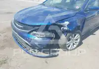 2016 Chrysler 200 photo