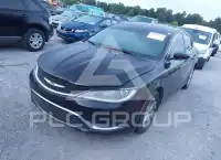2016 Chrysler 200 photo