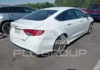 2016 Chrysler 200 photo