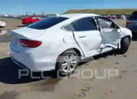 2016 Chrysler 200 photo