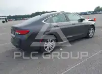 2016 Chrysler 200 photo