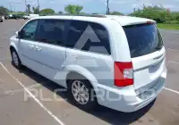 2016 Chrysler TOWN & COUNTRY photo
