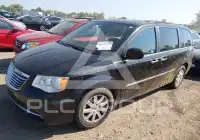 2016 Chrysler TOWN & COUNTRY photo