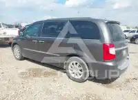 2016 Chrysler TOWN & COUNTRY photo
