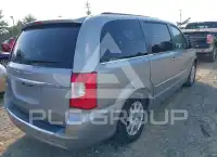 2016 Chrysler TOWN & COUNTRY photo