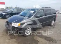 2016 Chrysler TOWN & COUNTRY photo