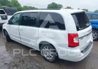 2016 Chrysler TOWN & COUNTRY photo