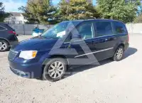 2016 Chrysler TOWN & COUNTRY photo