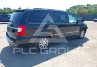 2016 Chrysler TOWN & COUNTRY photo