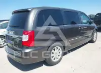 2016 Chrysler TOWN & COUNTRY photo