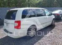 2016 Chrysler TOWN & COUNTRY photo