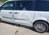 2016 Chrysler TOWN & COUNTRY фото