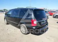 2016 Chrysler TOWN & COUNTRY фото