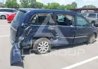 2016 Chrysler TOWN & COUNTRY photo