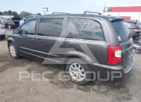 2016 Chrysler TOWN & COUNTRY photo