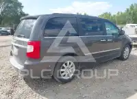 2016 Chrysler TOWN & COUNTRY photo