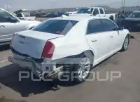 2016 Chrysler 300 photo