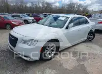 2016 Chrysler 300 фото