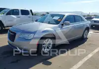 2016 Chrysler 300 photo