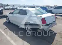 2016 Chrysler 300 photo