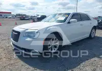 2016 Chrysler 300 photo